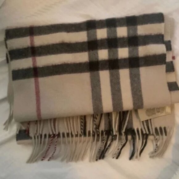 Burberry Women's multi Scarf-wraps - Picture 4 of 4